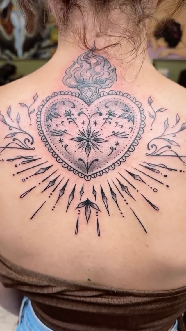 This was a fun piece, I’d love to do more styles like this if anyone’s looking.
For booking 
Text (702) 449-4037 
•
•
•
• 
#lasvegas #downtowntattoos #lasvegastattooartist #lasvegastattoo #lasvegastattooshop #lasvegastattoos #lasvegastattooers #lasvegastattooer #backtattoo